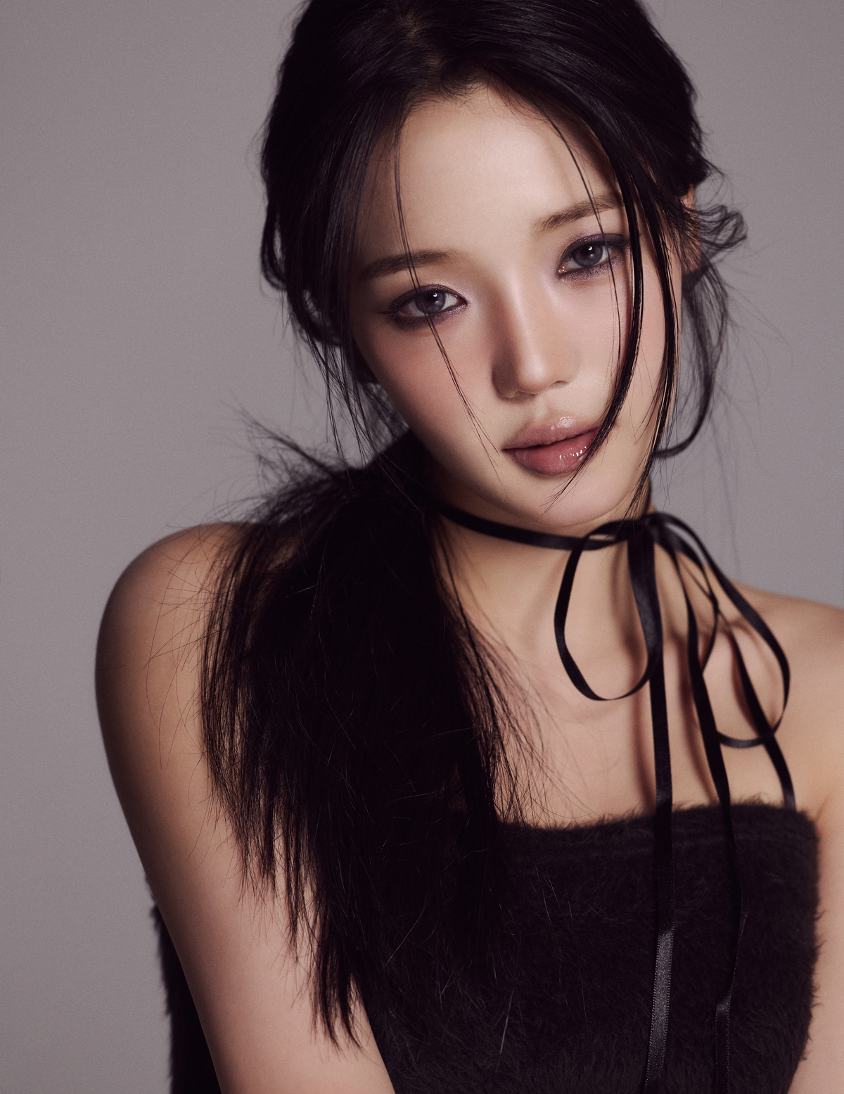Roh Ji Sun, low-light studio portrait — before the first track